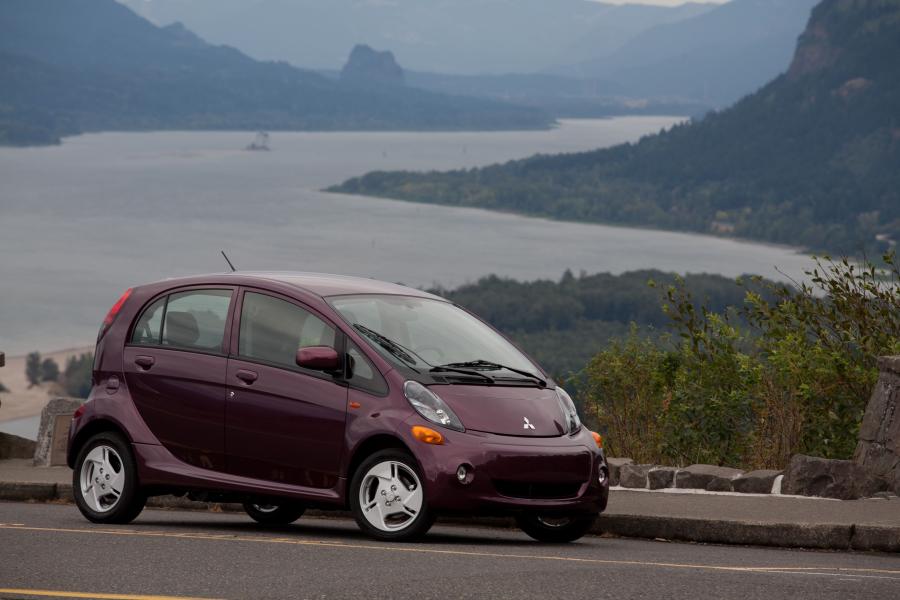  Mitsubishi i-MiEV 2012 года  (US) (фото 103 из 234)